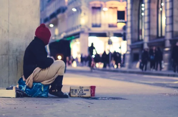 Dormir dans la rue l’hiver : un défi au quotidien