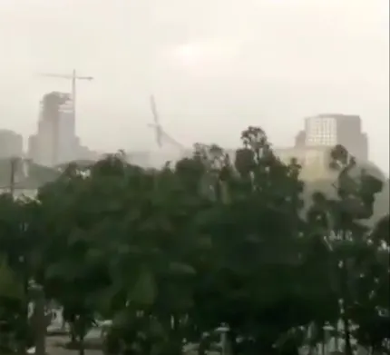 Severe winds cause deadly crane collapse in Dallas