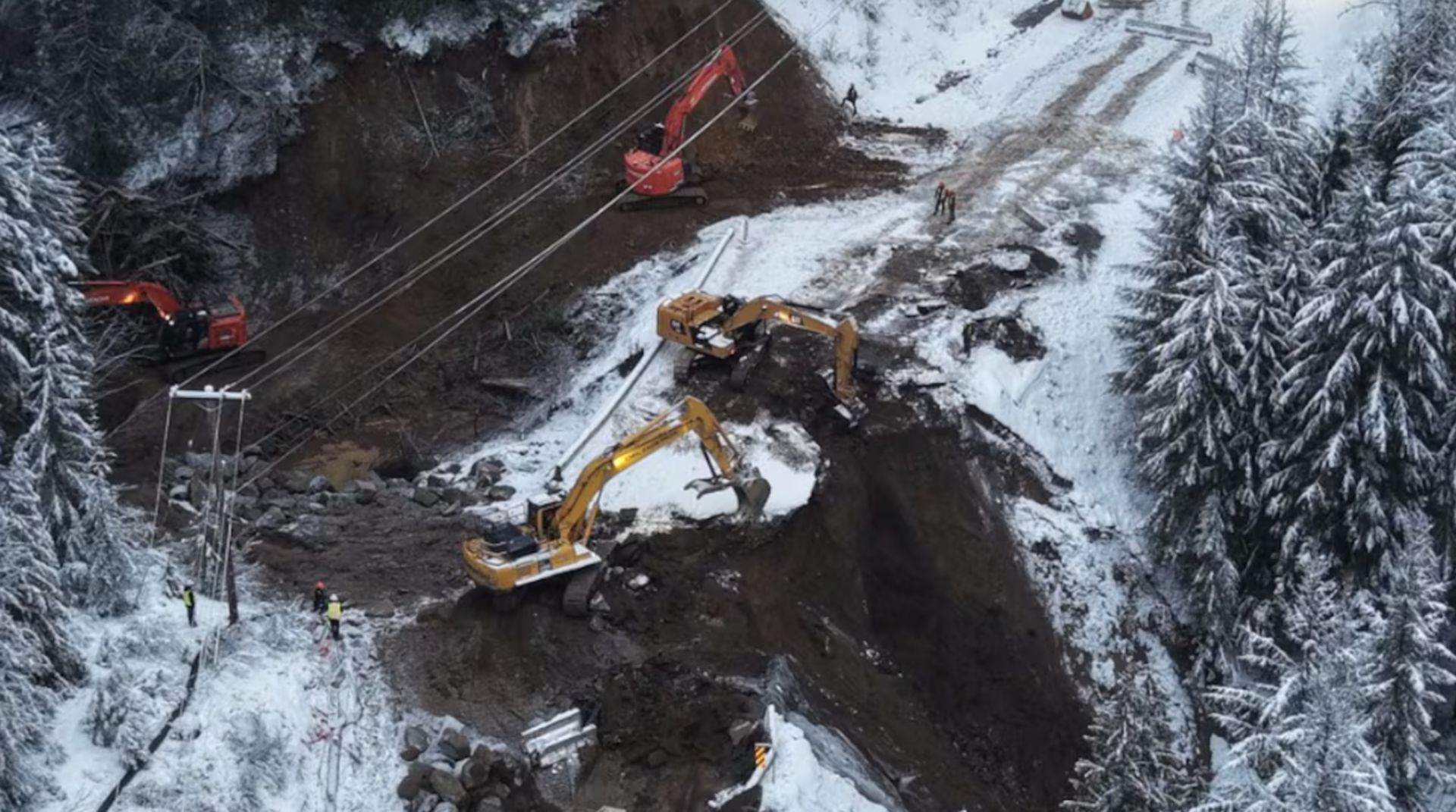 Highway 3 could reopen between Boxing Day and New Year's