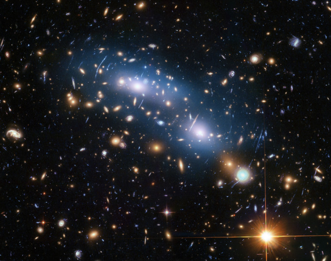 Galaxy-Cluster-MACSJ0416-heic1820b