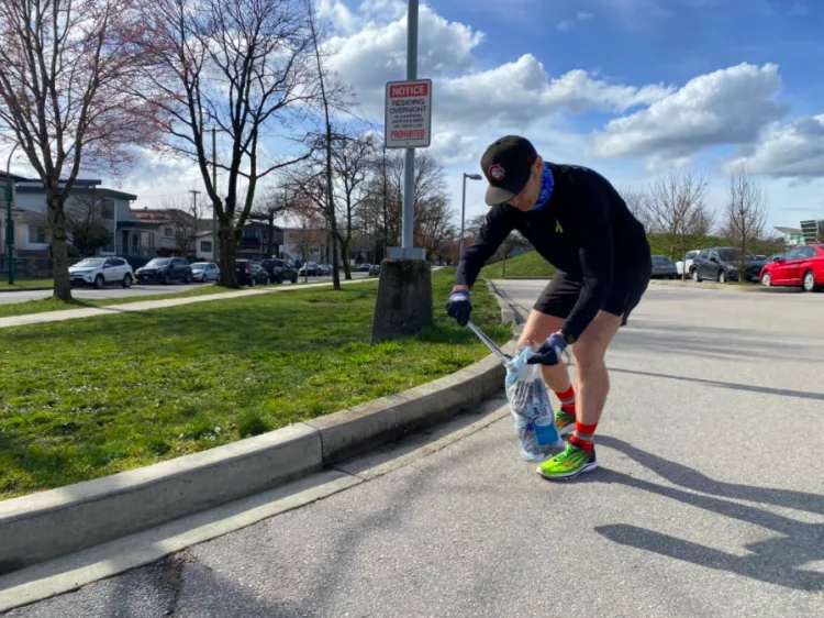 Vancouver runner says he's picked up 32,000 littered masks in 1 year