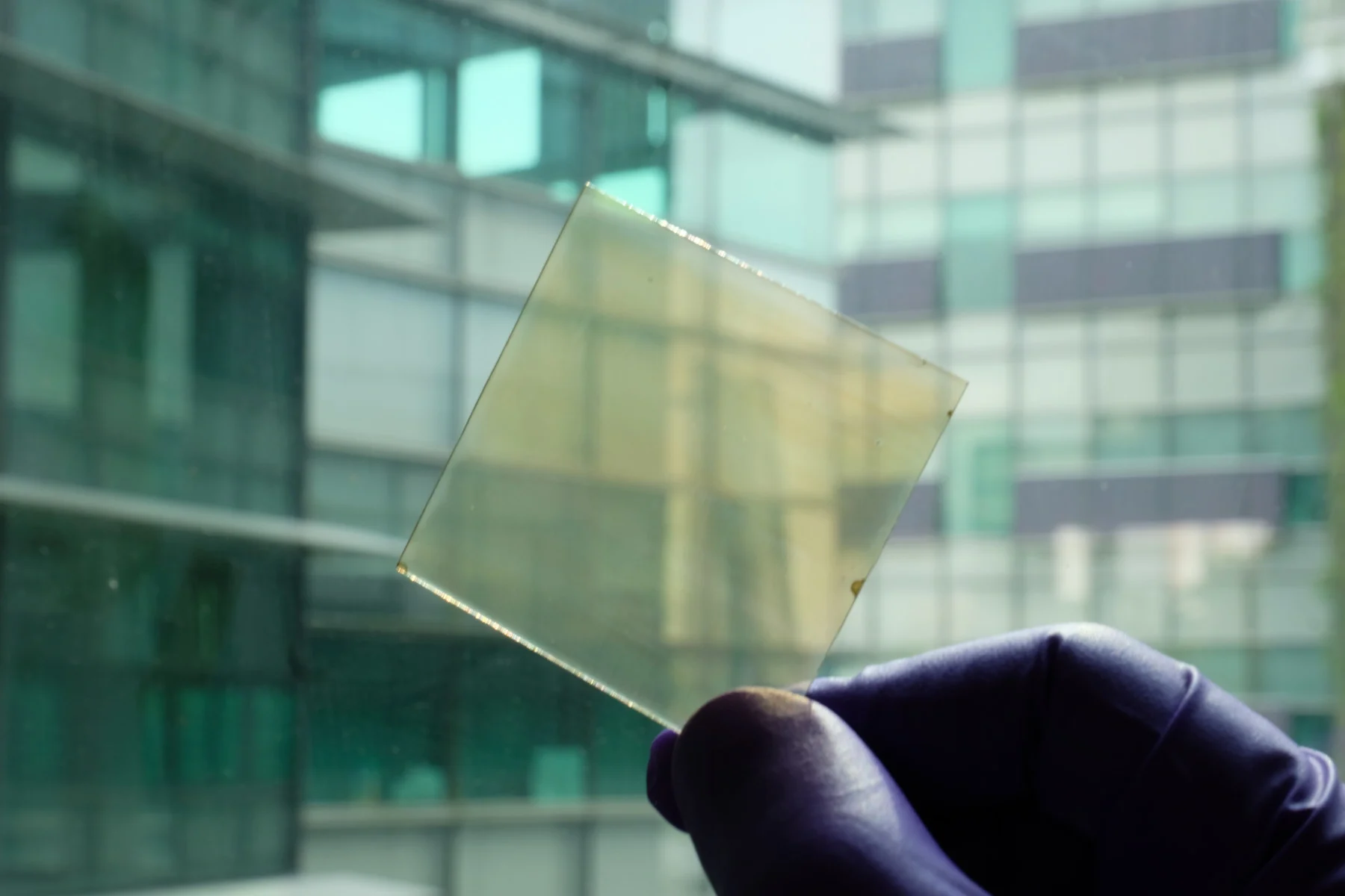 This energy-saving glass 'self-adapts' to heating and cooling demands