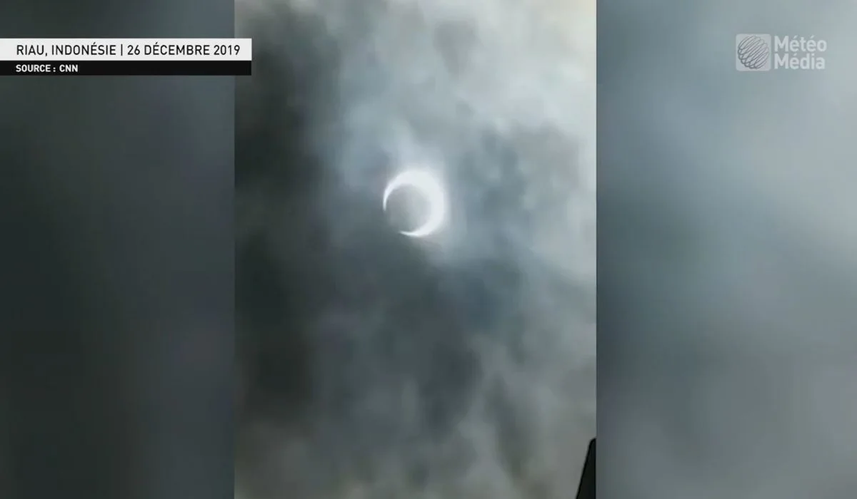 [EN IMAGES] Une impressionnante éclipse solaire attire les regards