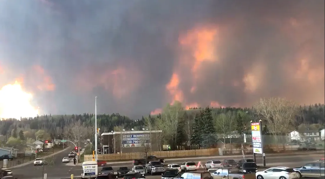 Fort McMurray, Alta., wildfire, May 2016/Ryan Jefferies /Submitted to The Weather Network