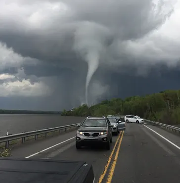 EF-1 tornado confirmed in Orleans, Ont., frightening footage