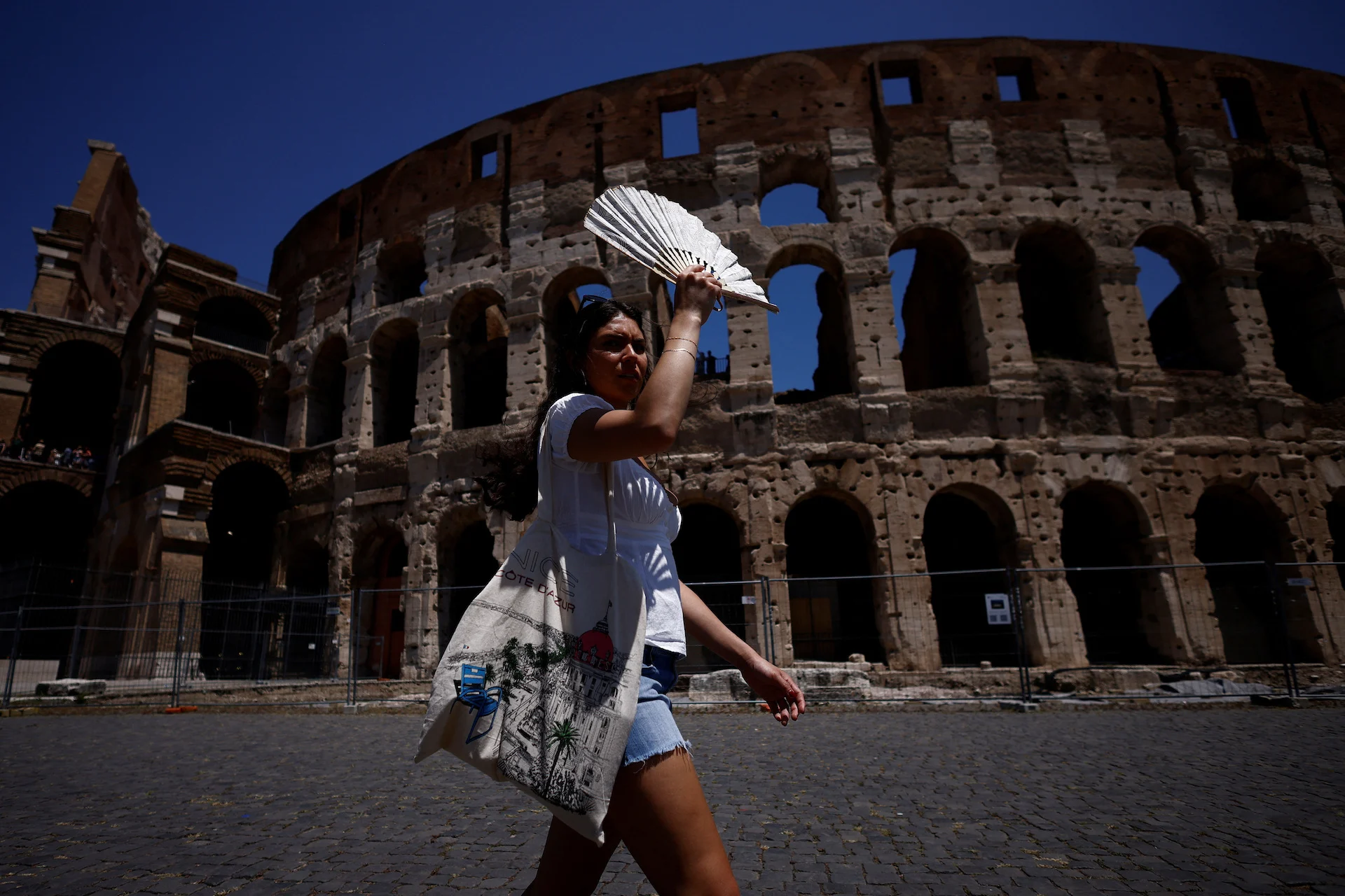 Scorching heat stretches into southern Europe, health alerts issued