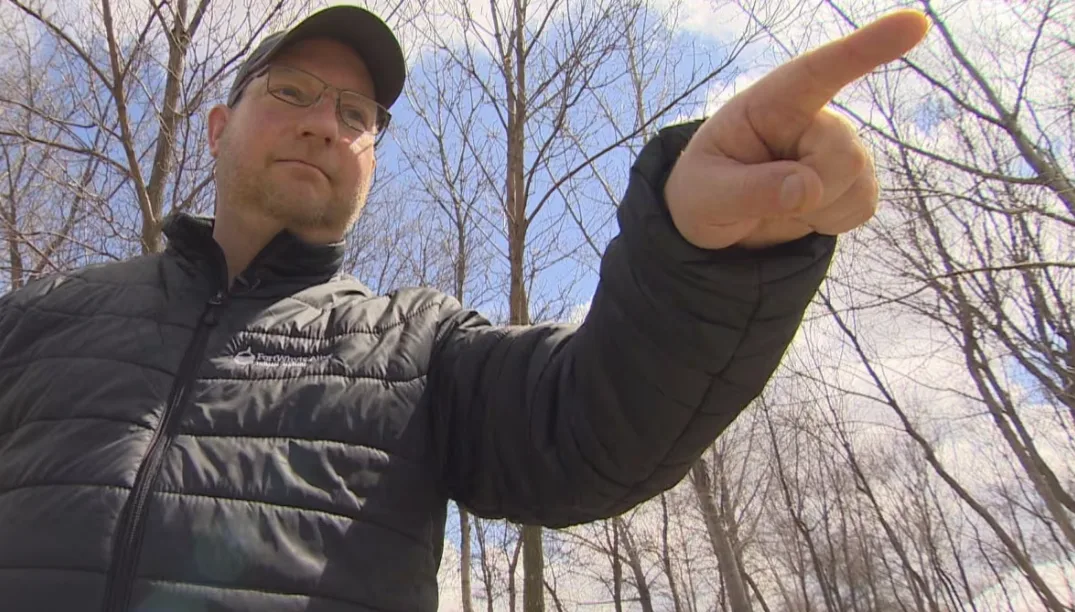CBC: Barret Miller, manager of Group Services at Fort Whyte Alive, says pointing at a territorial goose while making eye contact can help calm the bird down. (CBC)