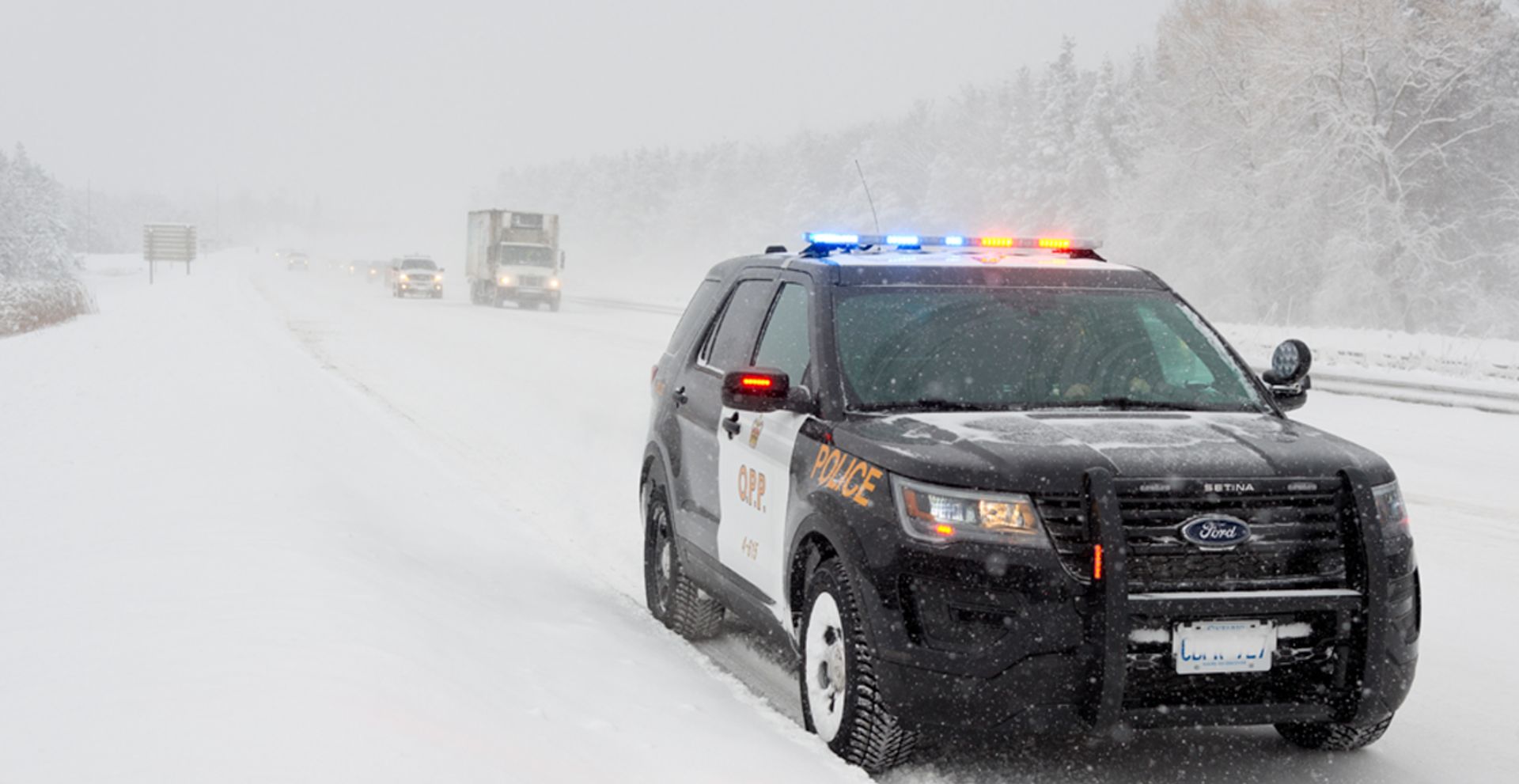 Up to 40 cm of snow with potent squalls threatens travel in parts of ...