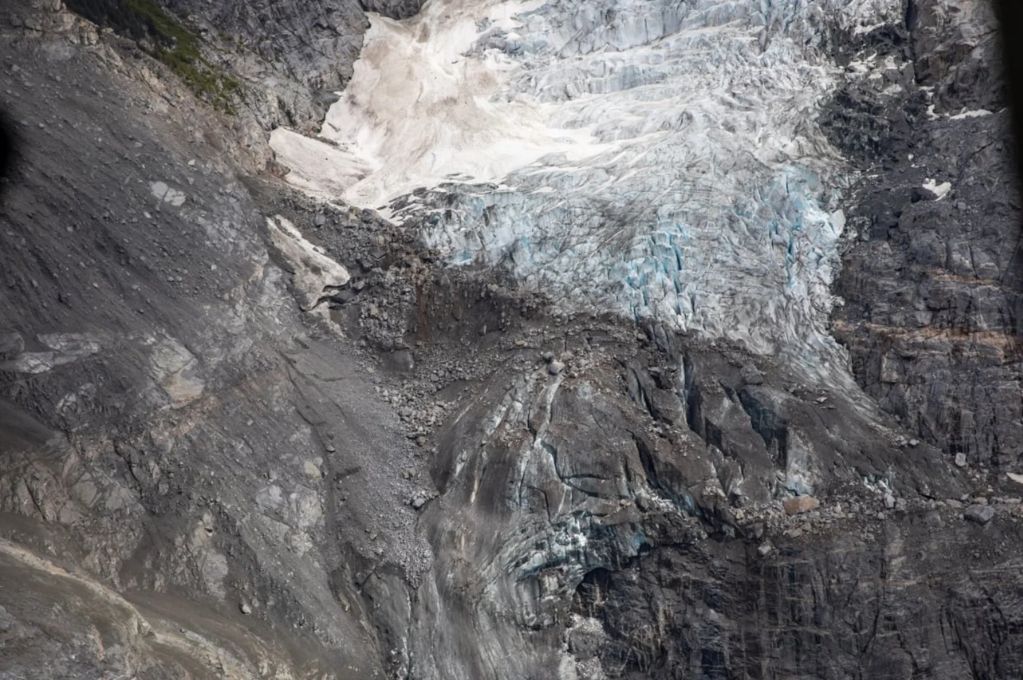 CBC: A glacier sits on top of a mountain where part of the slope gave way on Nov. 28 2020. Scientists say the rock moved about 50 metres a second as it tore down the slope. (Briar Stewart/ CBC News )