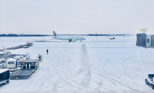 Flights cancelled delayed at Vancouver airport due to heavy