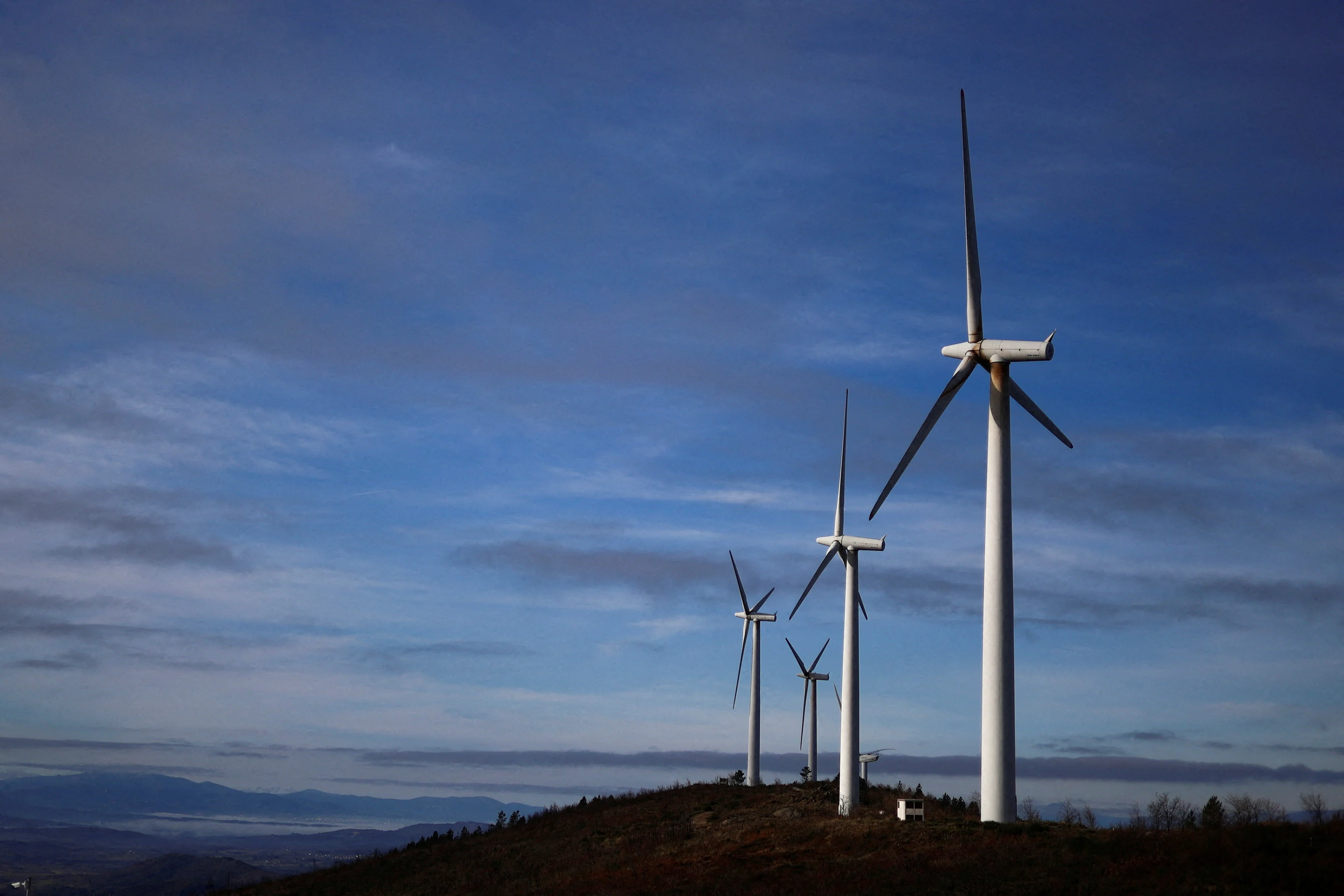 New global renewables capacity additions to rise by a third this year, says IEA