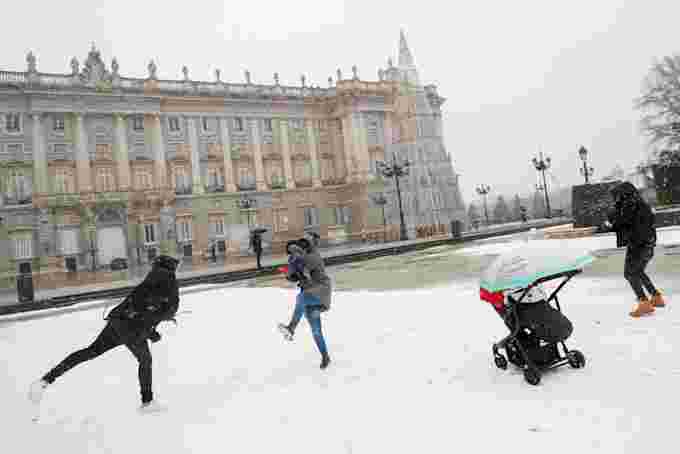 The Weather Network - Freezing Madrid braces for heaviest ...