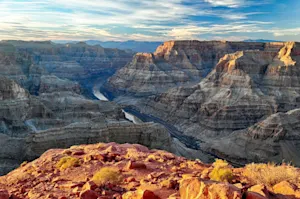 Feux autour du Grand Canyon : une partie du parc détruite et évacuée. Détails ici. 