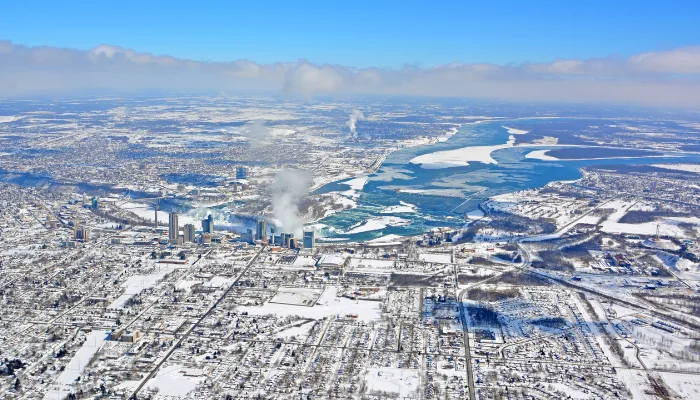 Niagara Falls turned brown on Christmas Day