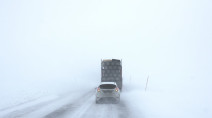  Bourrasques de neige : conditions routières dangereuses 
