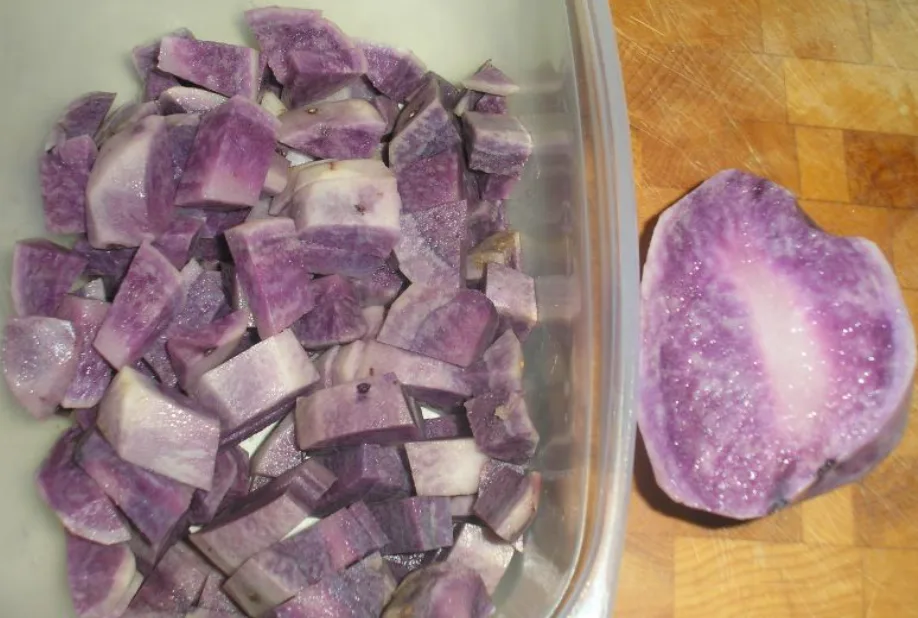 Blue potatoes - Wikipedia