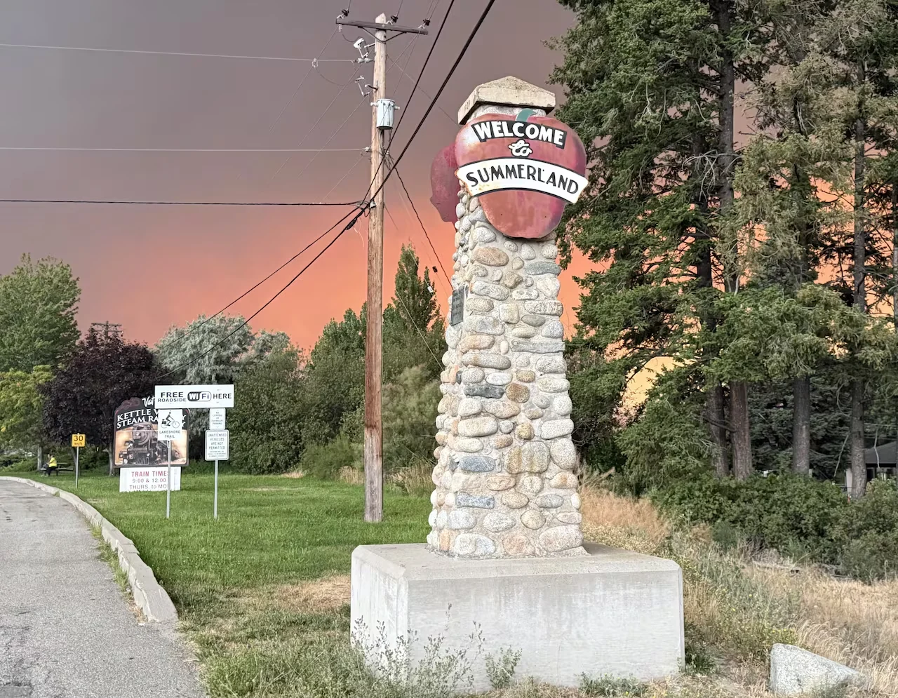 Numerous properties in the District of Summerland in the B.C. Interior were evacuated due to the nearby Bald Range wildfire on Aug. 7. (Submitted by Gail Rella)