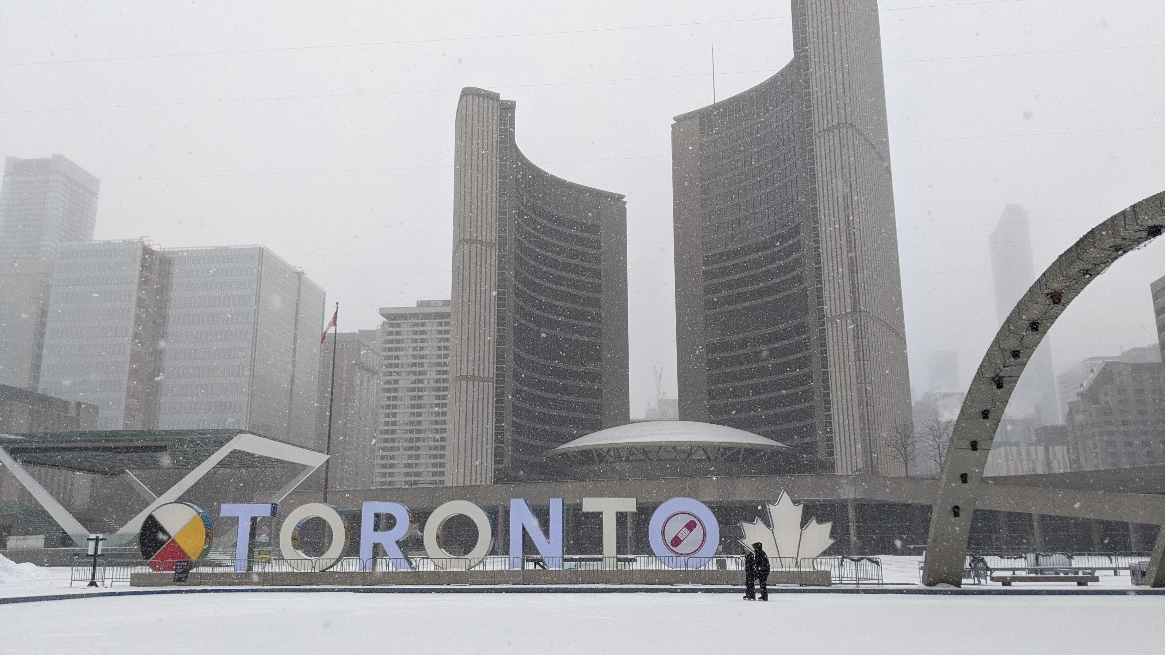 Toronto, Ontario, snow, snowfall, downtown, Feb 25, 2022 (Marta Czurylowicz)