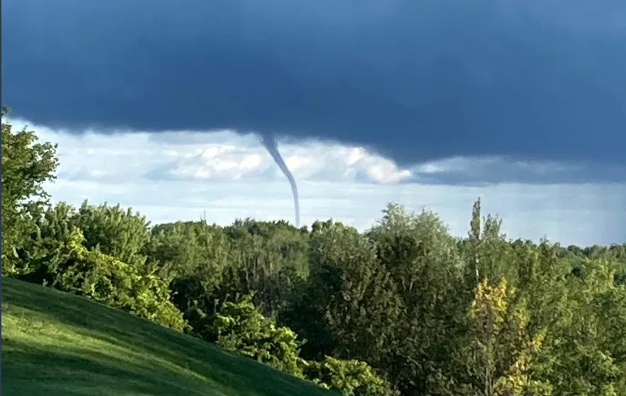 New world record smashes previous record, 232 waterspouts over the Great Lakes