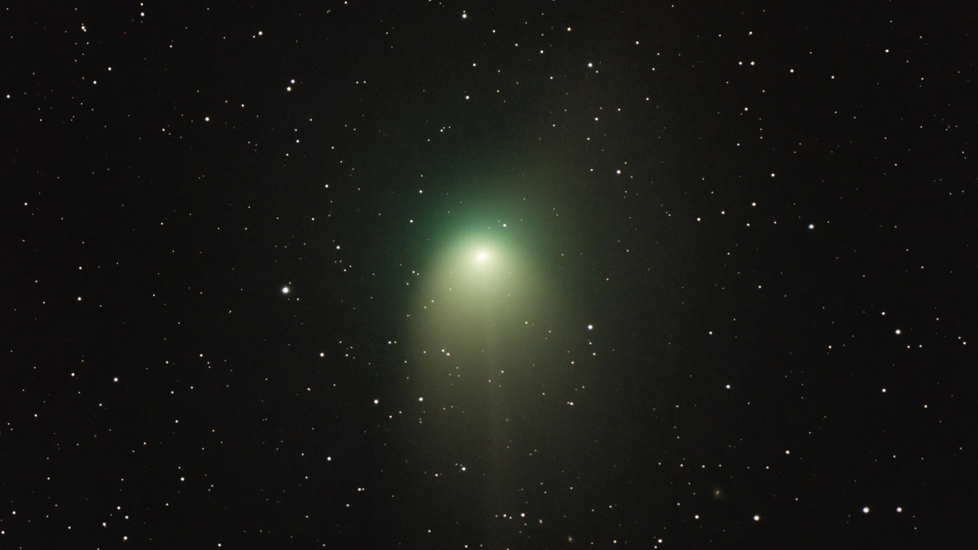 We can still see the rare green comet that just swung past Earth. Here's how