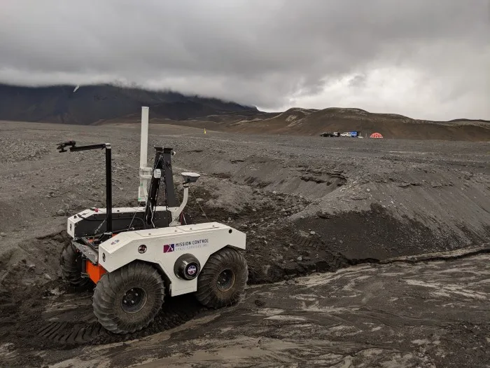Un rover étudie le sol de Mars… en Islande !