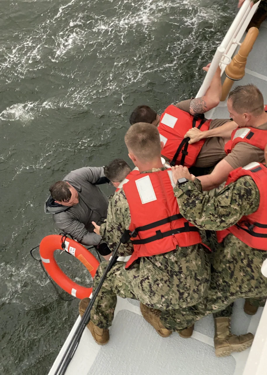 US Coast Guard District 8/capsized ship