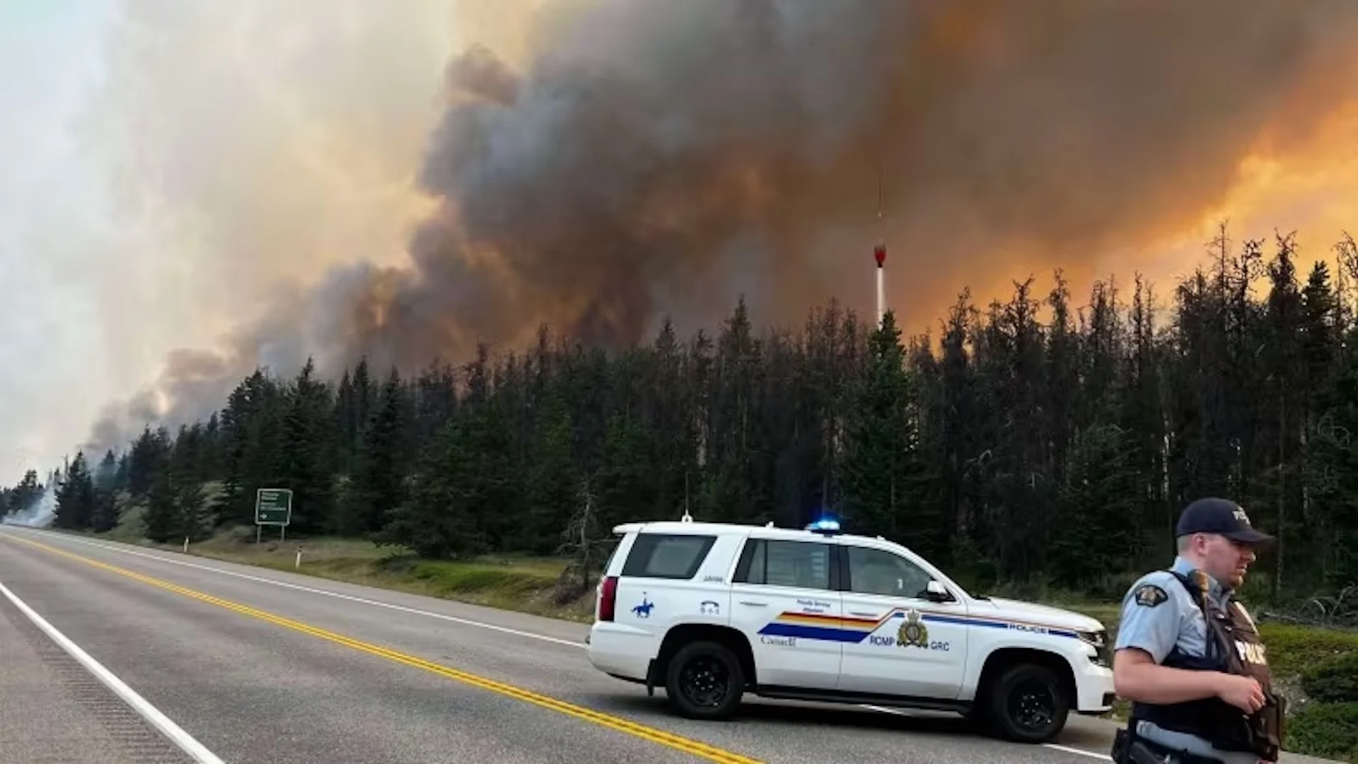 Buildings in Jasper in flames after wildfire reaches town - The Weather ...