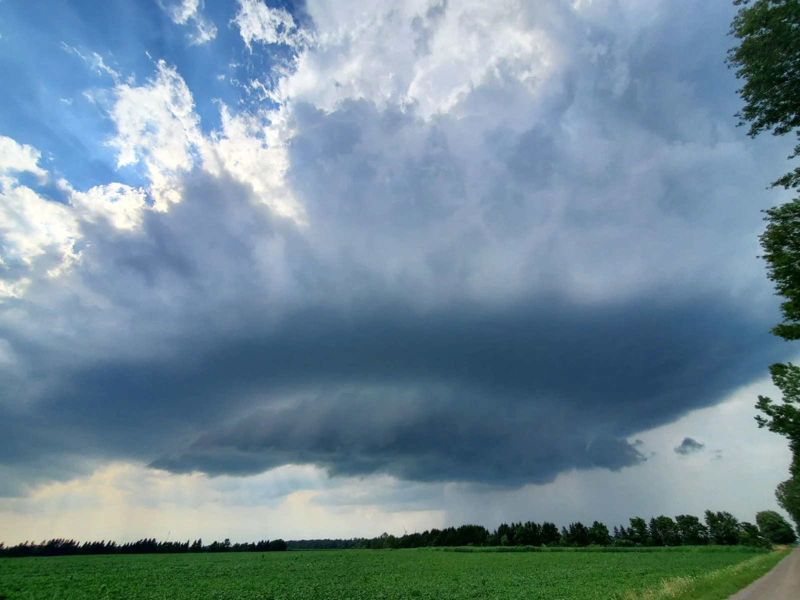 Heat drops in Ontario after weekend of severe storms