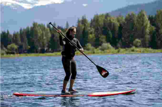 UGC: Mia Gordon paddleboarding