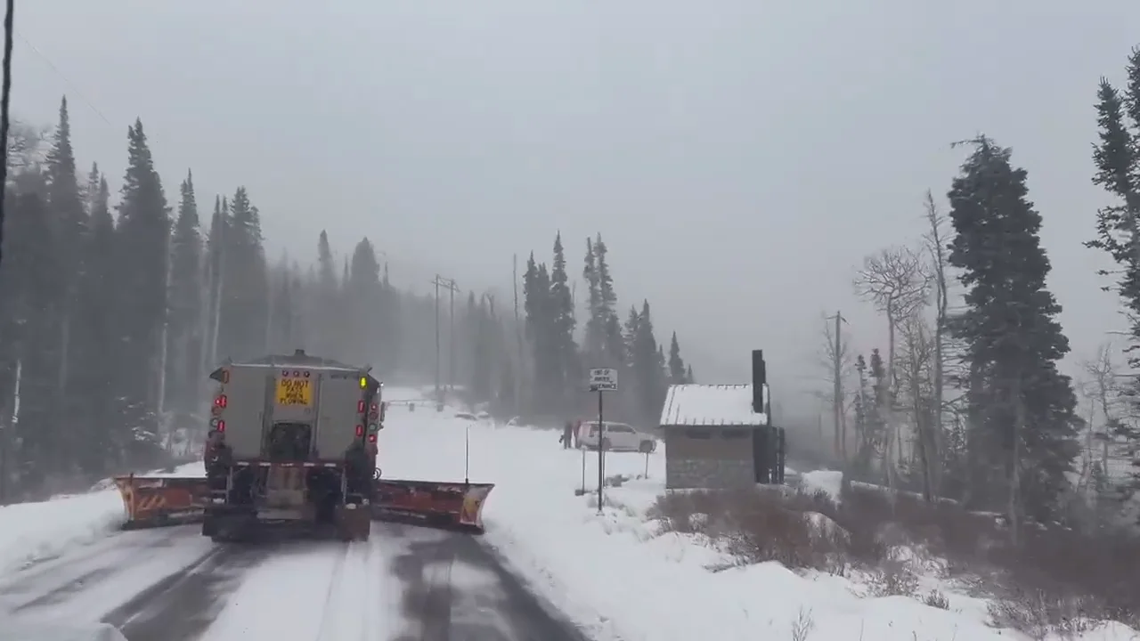Major snowstorm bears down on U.S. West, causing delays, school closures