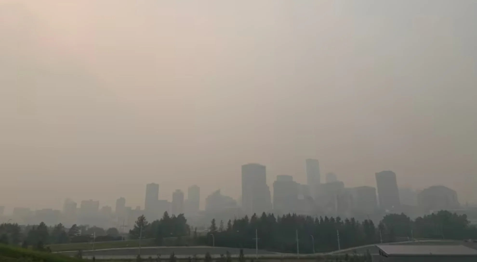 As haze lingers, Edmonton and Calgary break records for summer smoke