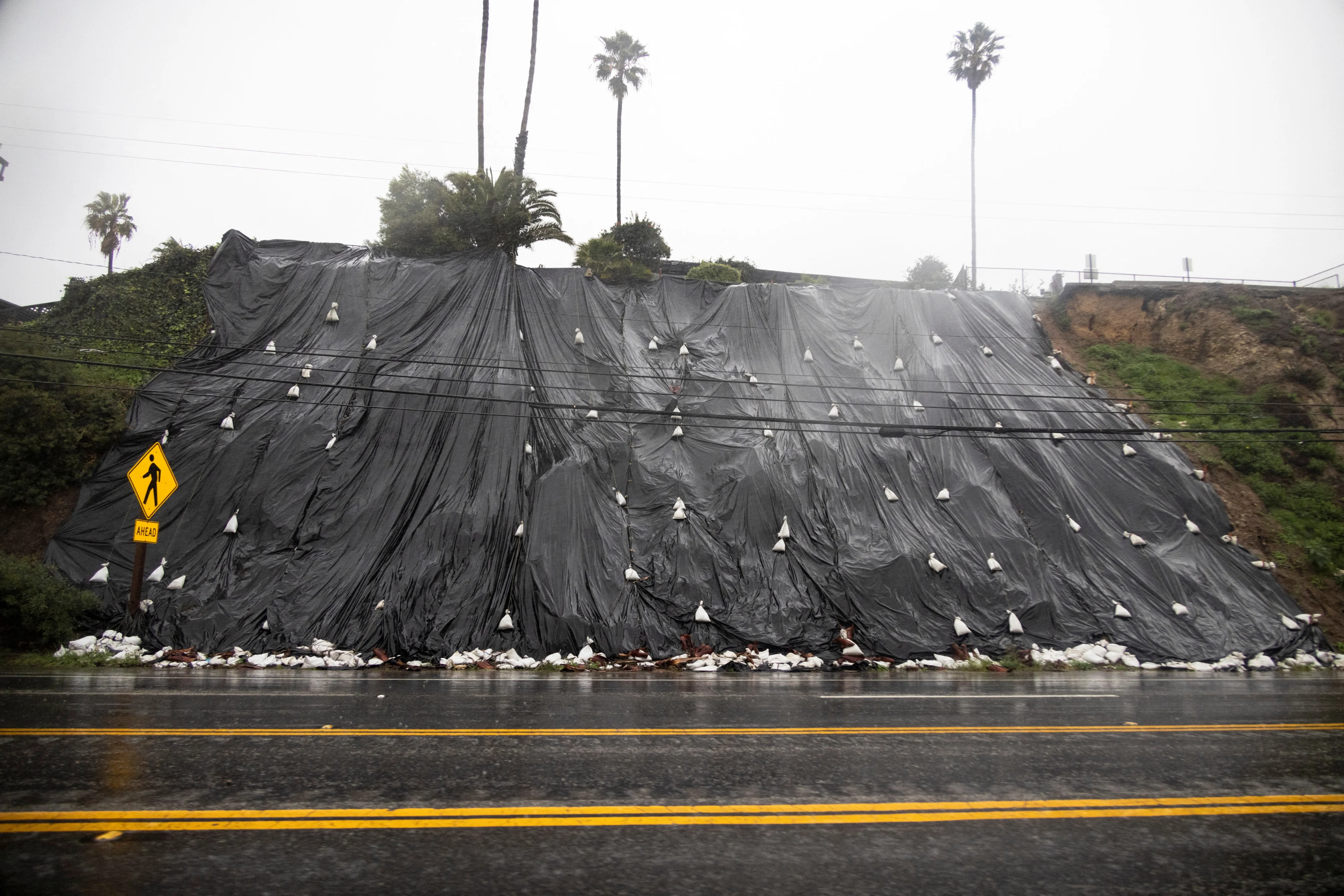 Reuters - California flood sandbags - Feb5