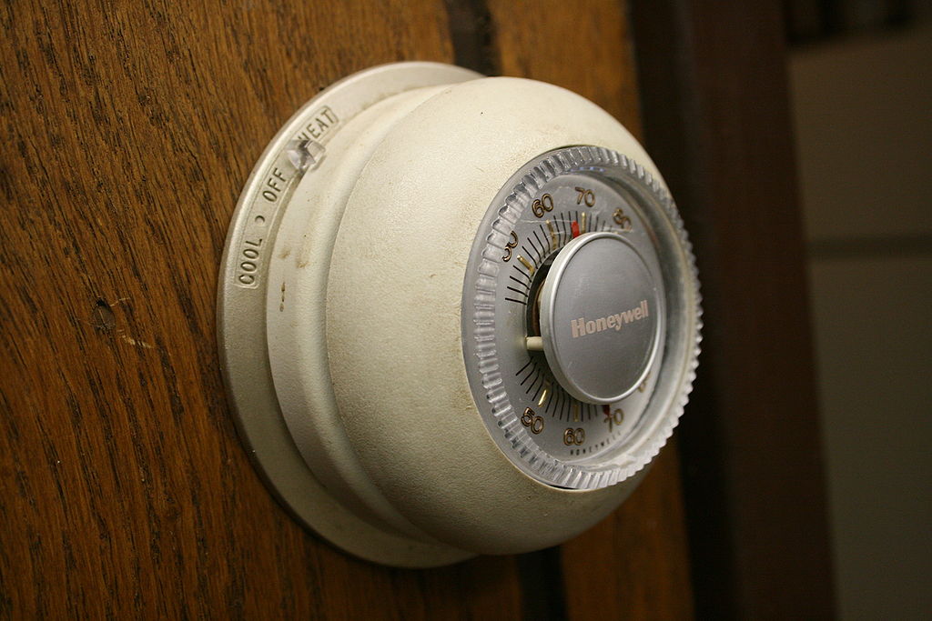 Thermostat wikimedia commons