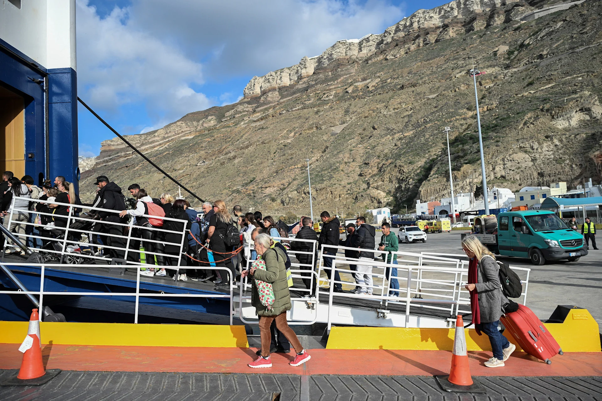 Earthquakes rattle Santorini 'every few minutes' on Monday