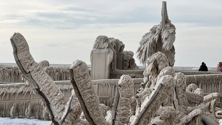 Rare ice formations caused by winter storm draw hundreds to this Ontario town