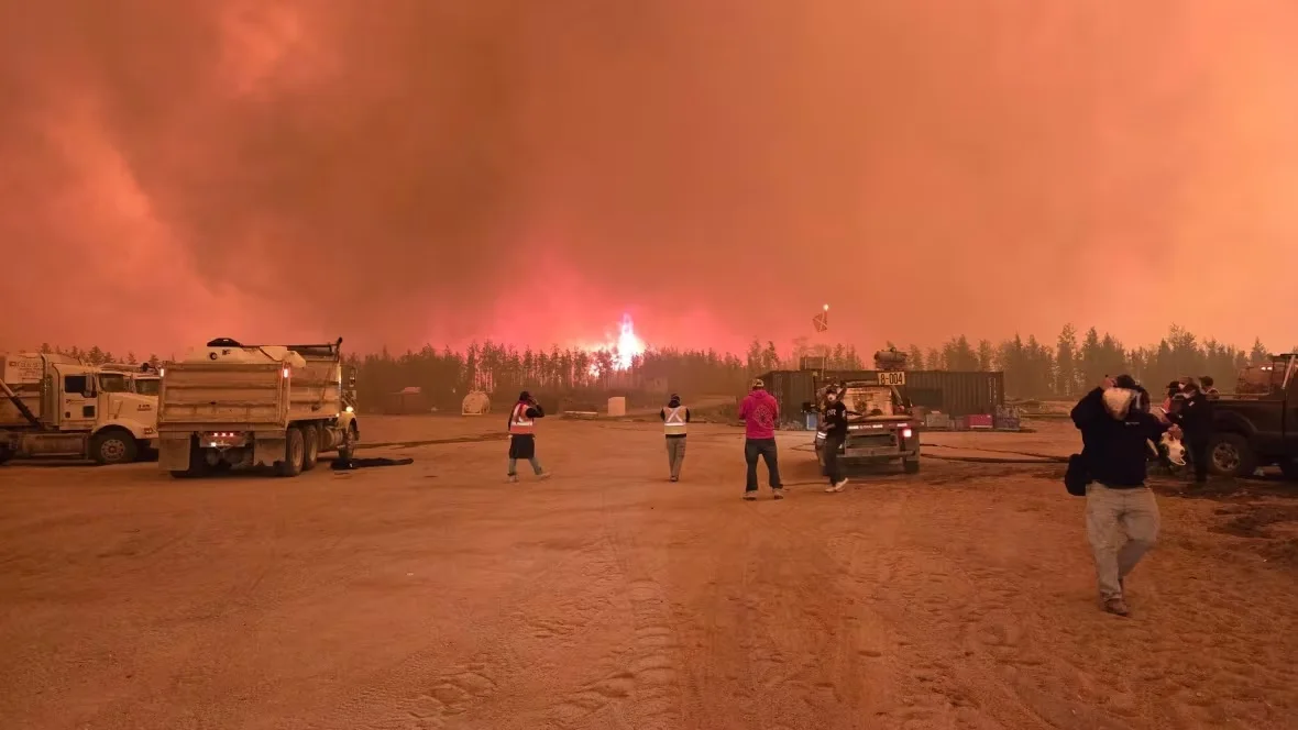 neal-gillespie-fire/Neal Gillespie/Facebook via CBC