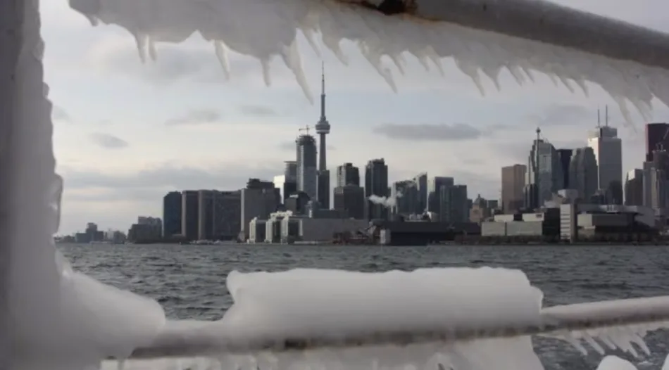 Police urge caution: 3 people fall through Lake Ontario ice near Toronto Islands