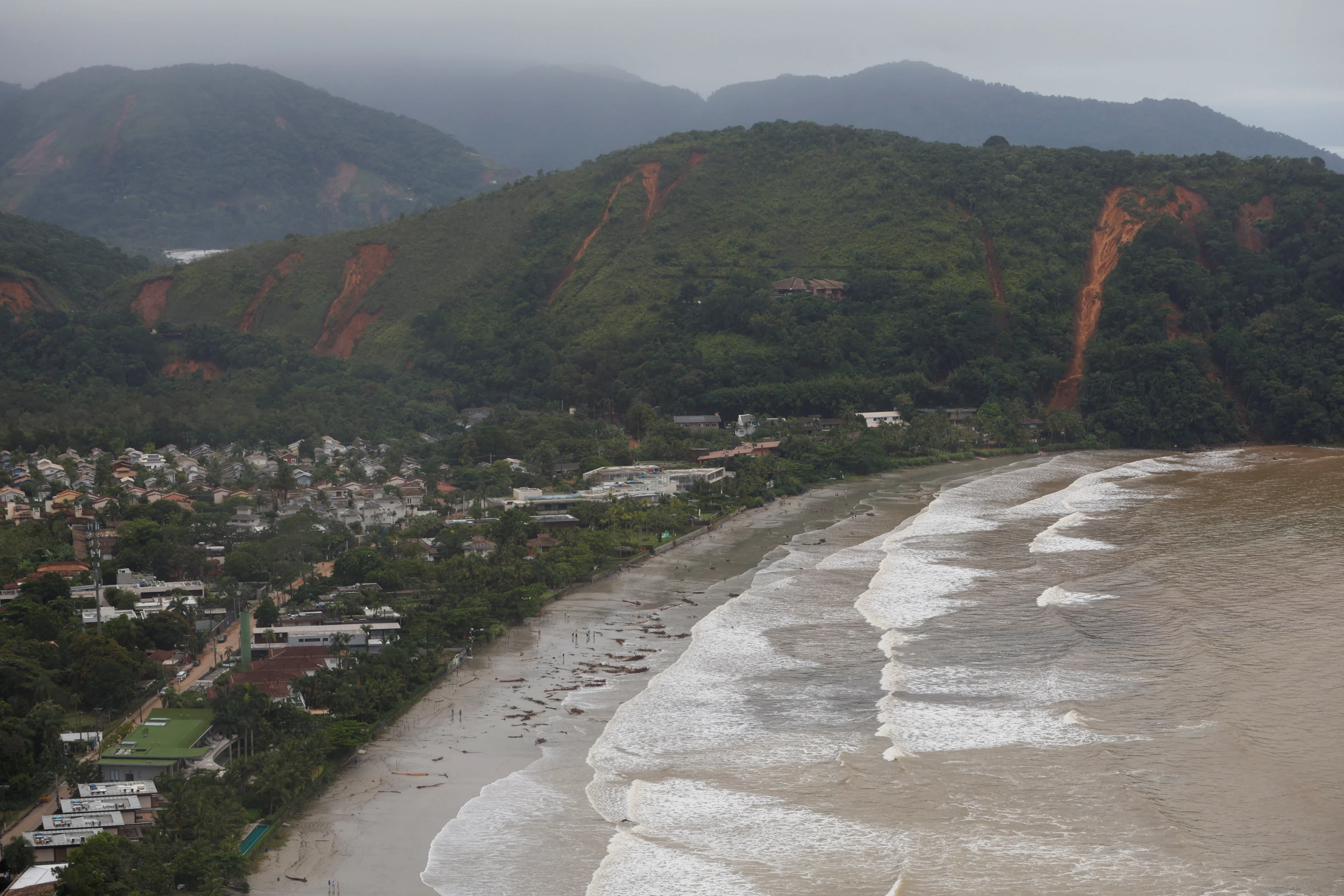 Reuters: Landslides are seen after severe rainfall in Sao Sebastiao, Brazil, February 20, 2023. REUTERS/Amanda Perobelli