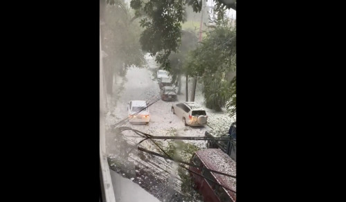 MIRA: Fuerte granizada inunda las calles de la Ciudad de México