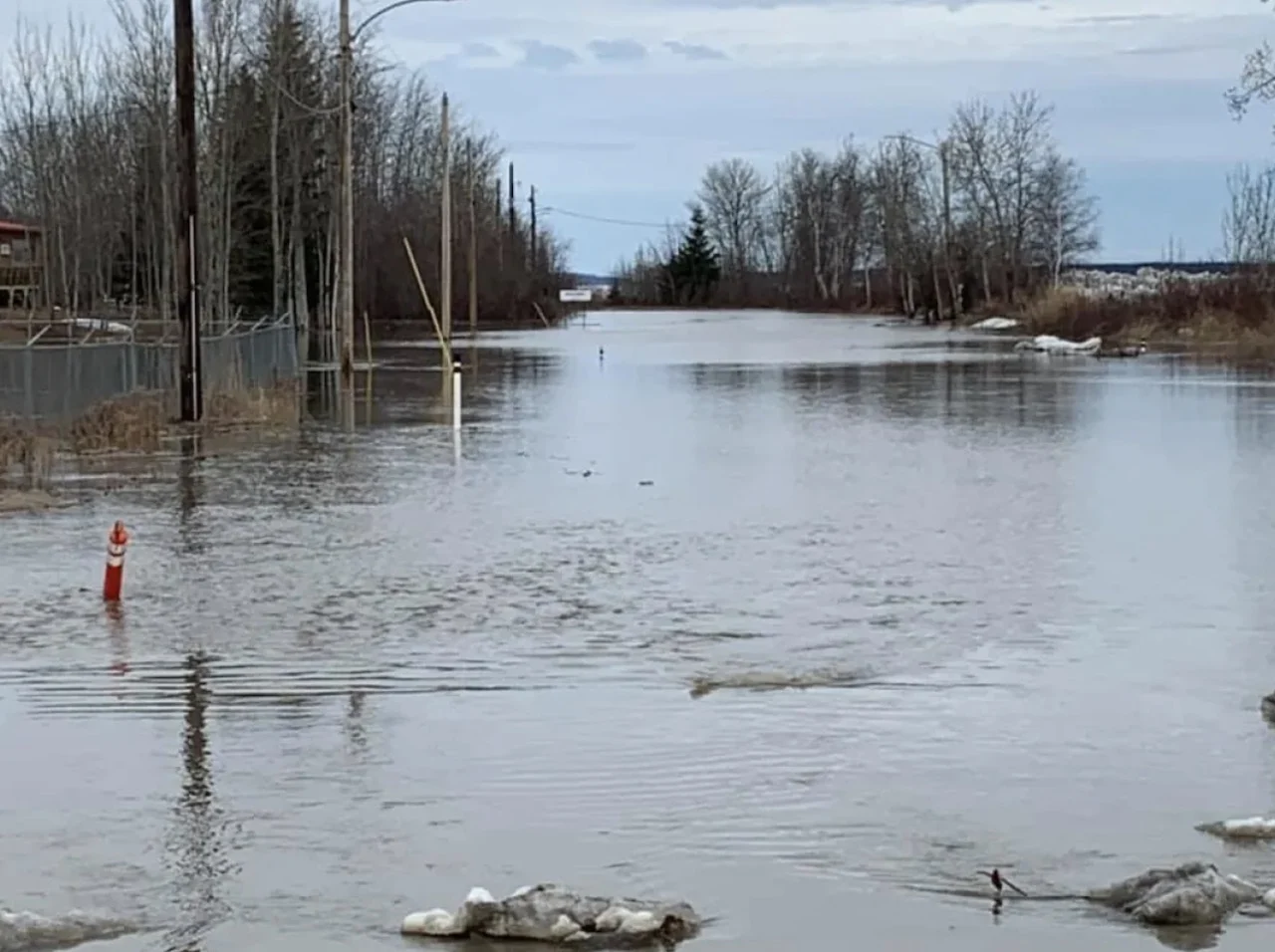 Fort Simpson, N.W.T. flood/Val Nahanni