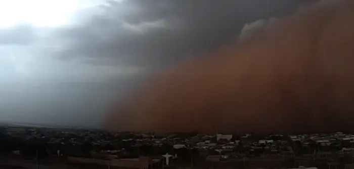 Ciel apocalyptique : une gigantesque tempête de sable 