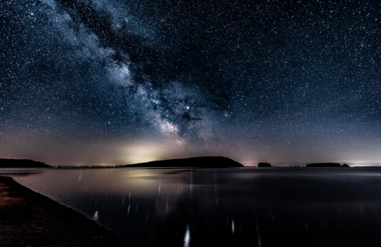 UGC: Milky Way, Barry Burgess May 8, 2019	Lower Five Islands, Nova Scotia