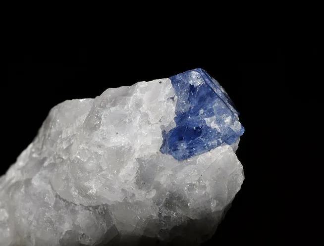 "Ridiculously rare" gemstones found in Northern Canada