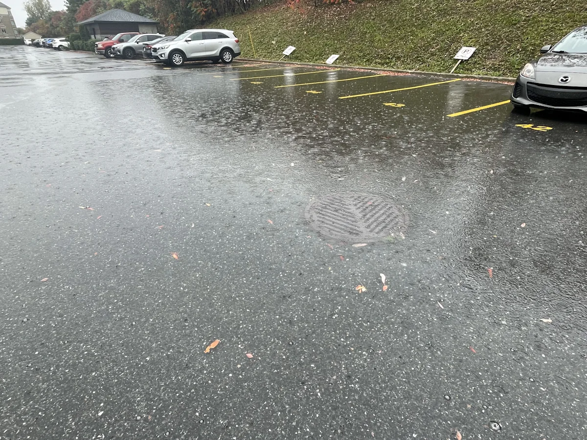 Sorties de route, accidents et glissement de terrain signalés MétéoMédia