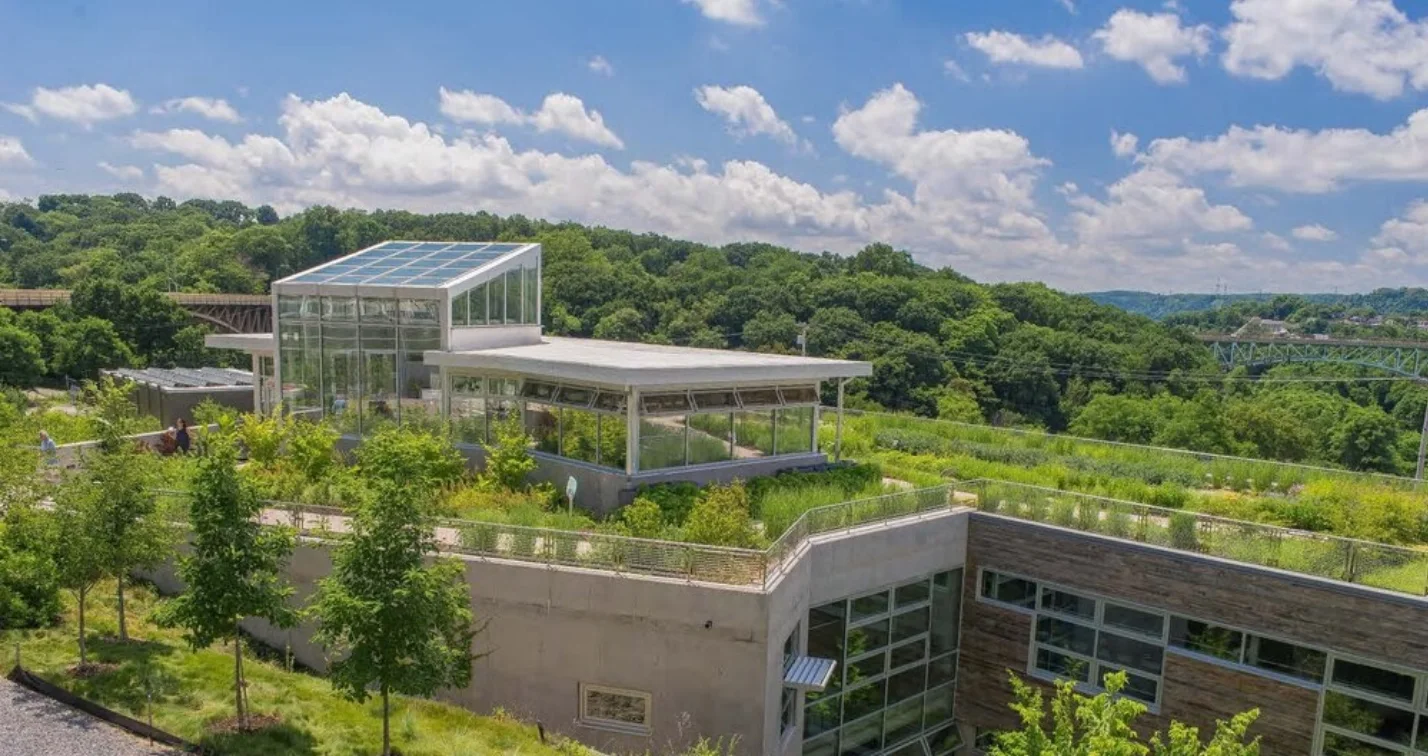 Photo: Pittsburg, PA by The Design Alliance www.greenroofs.org