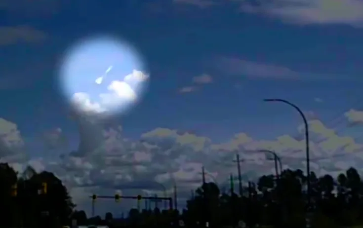 WATCH: Meteor streaks across B.C. skies in broad daylight