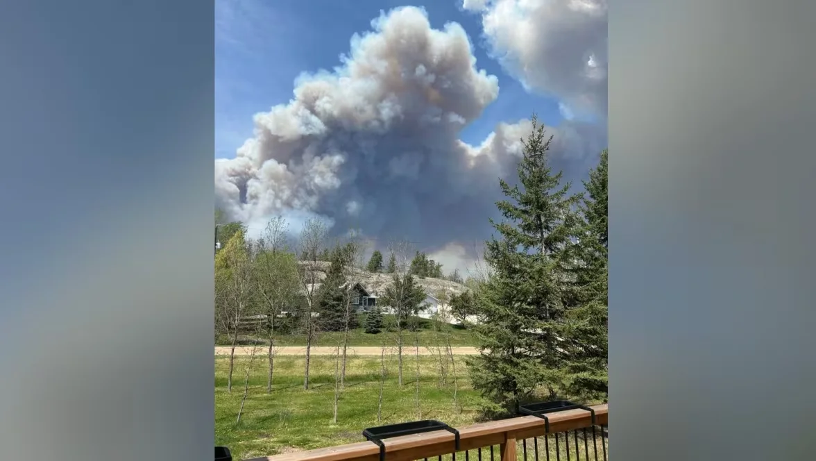 Lac du Bonnet, Fire, Wildfire, Manitoba, Home, Evacuated, May 21, 2025. (Submitted to CBC by Marilyn Hoskins)