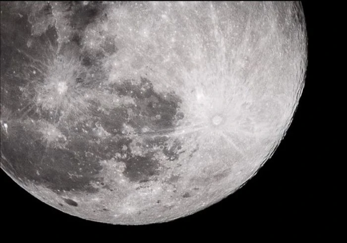 Des images spectaculaires de la super Lune « rose »