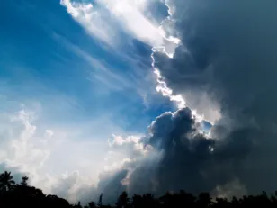 Spectacular fall weather sandwiched in between weekend showers in Ontario