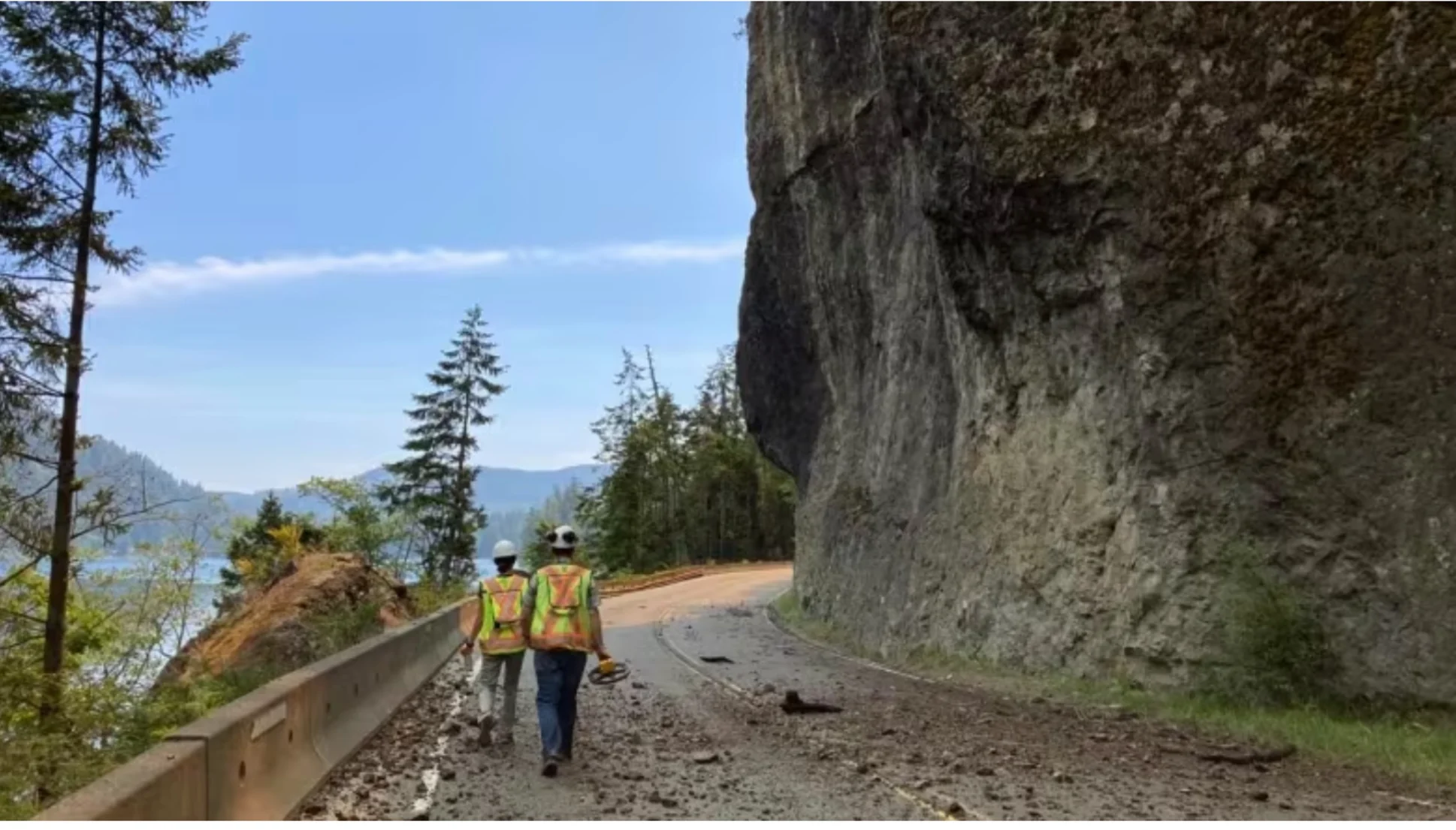Highway 4 on Vancouver Island reopens after temporary closure due to high winds